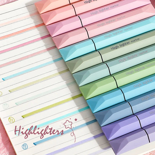 12 colorful highlighters, quick drying, not easy tor smudge
